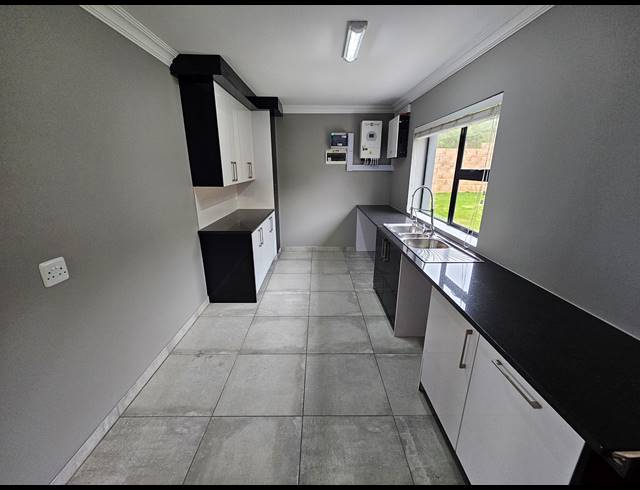 4 BEDROOM HOUSE FOR SALE IN MOSSEL BAY CENTRAL